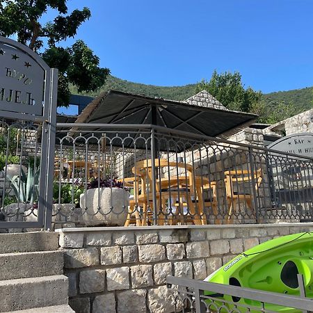 Vila Djuro Mikijelj Donji Stoliv Exterior foto