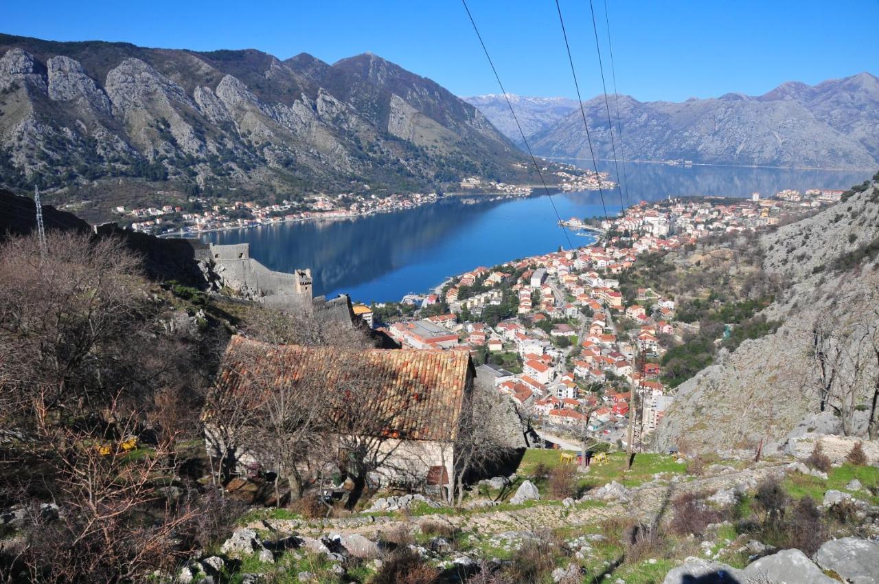 Vila Djuro Mikijelj Donji Stoliv Exterior foto