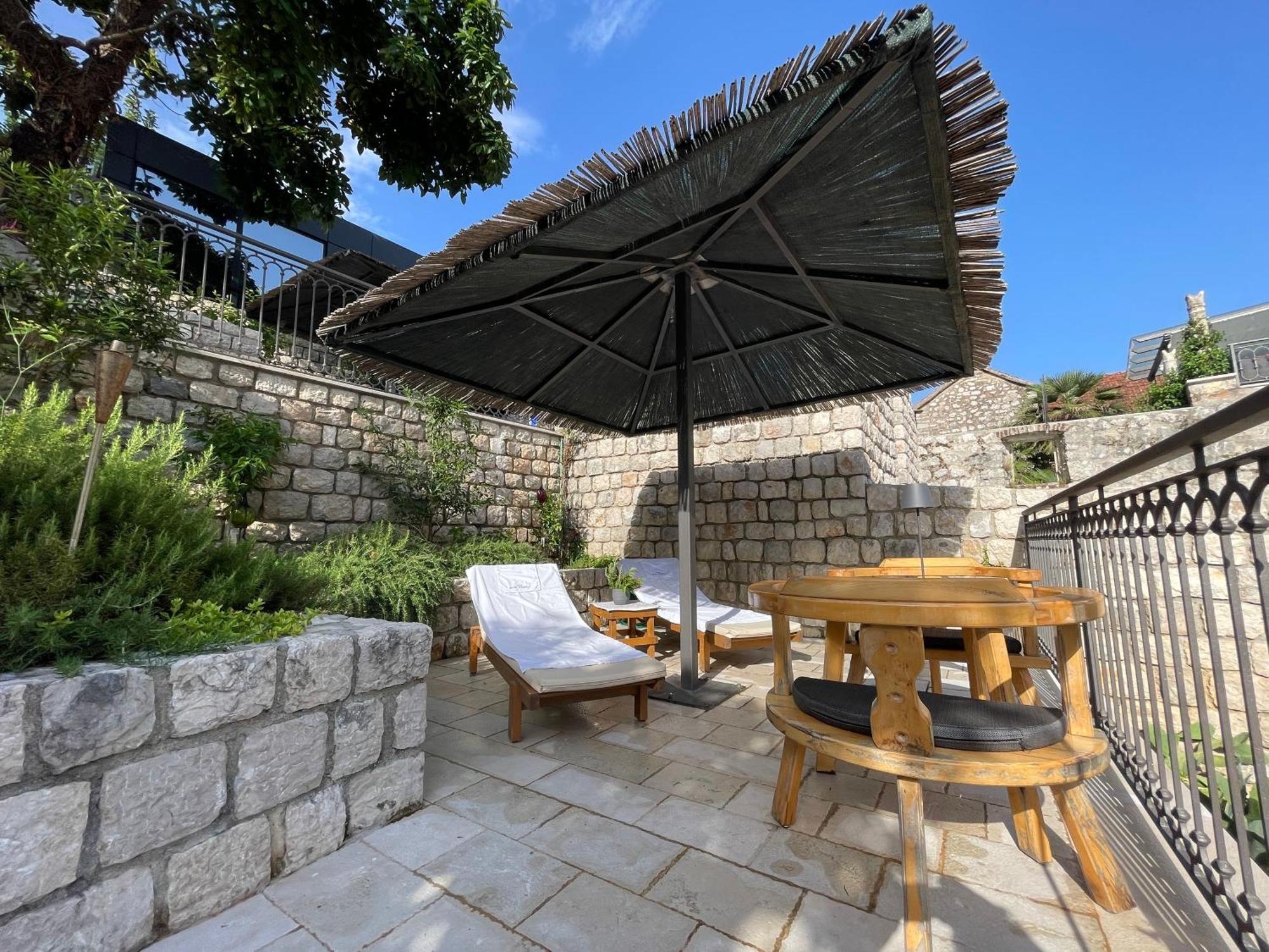 Vila Djuro Mikijelj Donji Stoliv Exterior foto