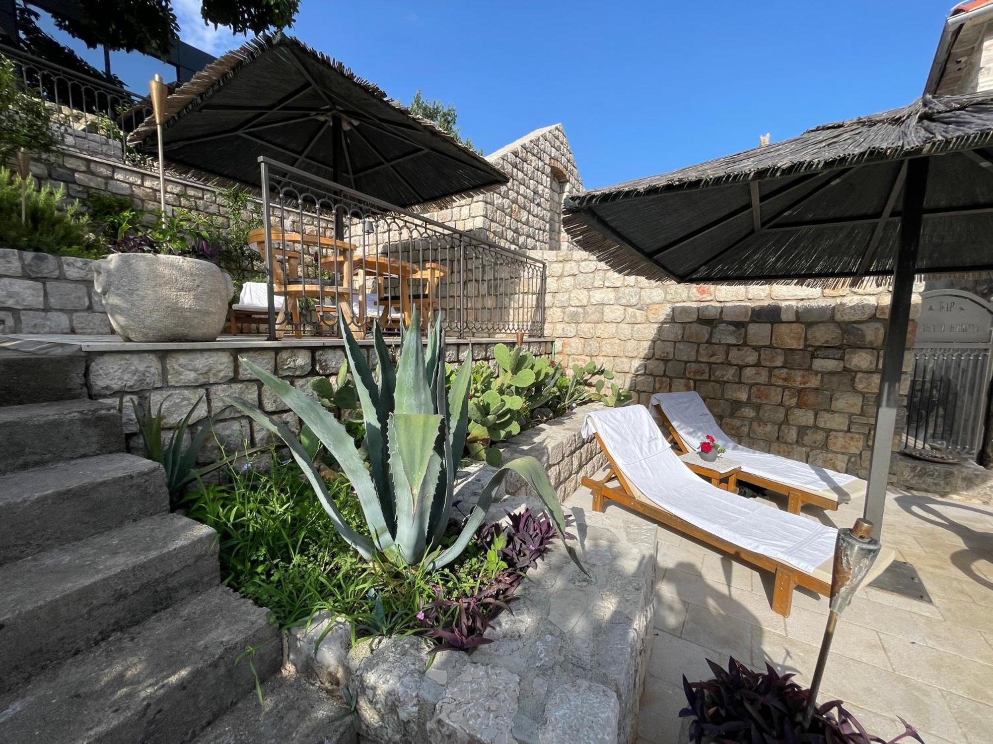 Vila Djuro Mikijelj Donji Stoliv Exterior foto